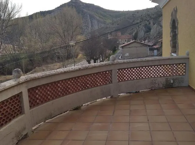 Santa Barbara Vandrarhem Aliaga